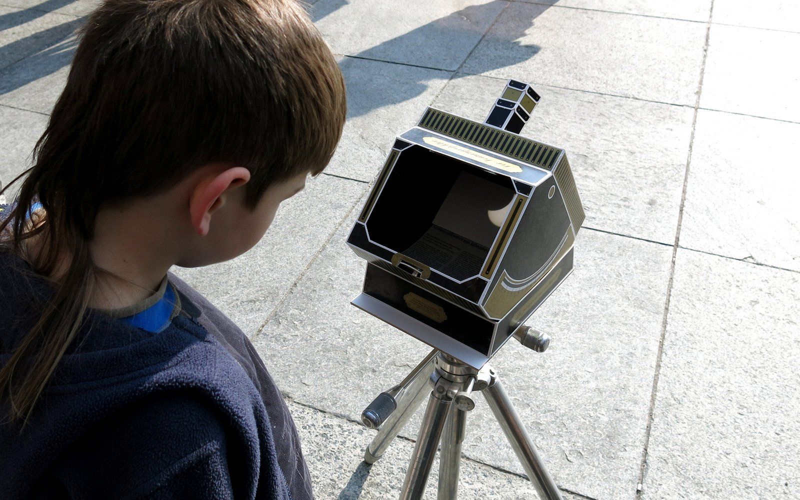 Der Sonnen-Projektor - AstroMedia